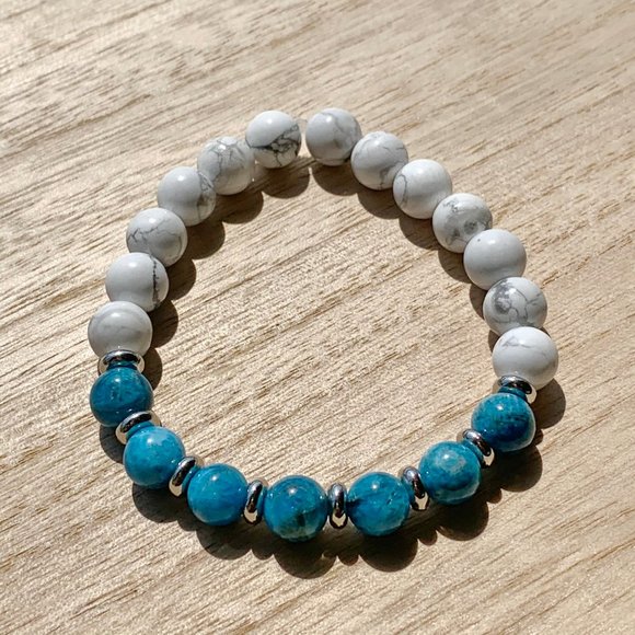 Pacific Blue Apatite & Howlite Chakra Bracelet - Picture 4 of 7